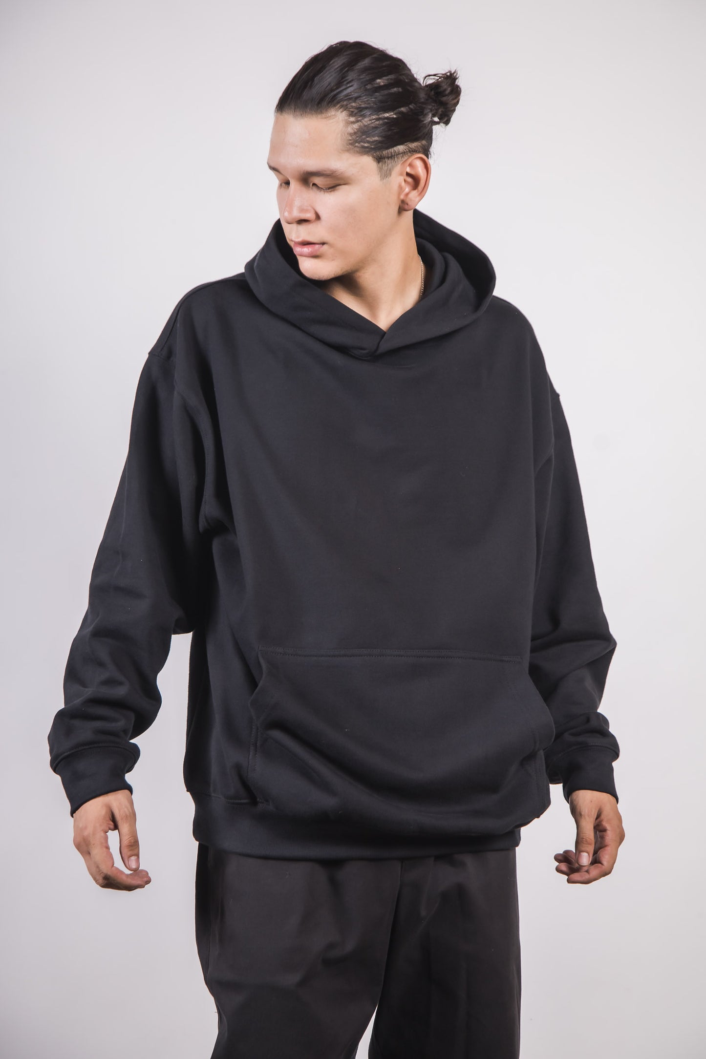 Hoodie 330 Gramos "Negro"