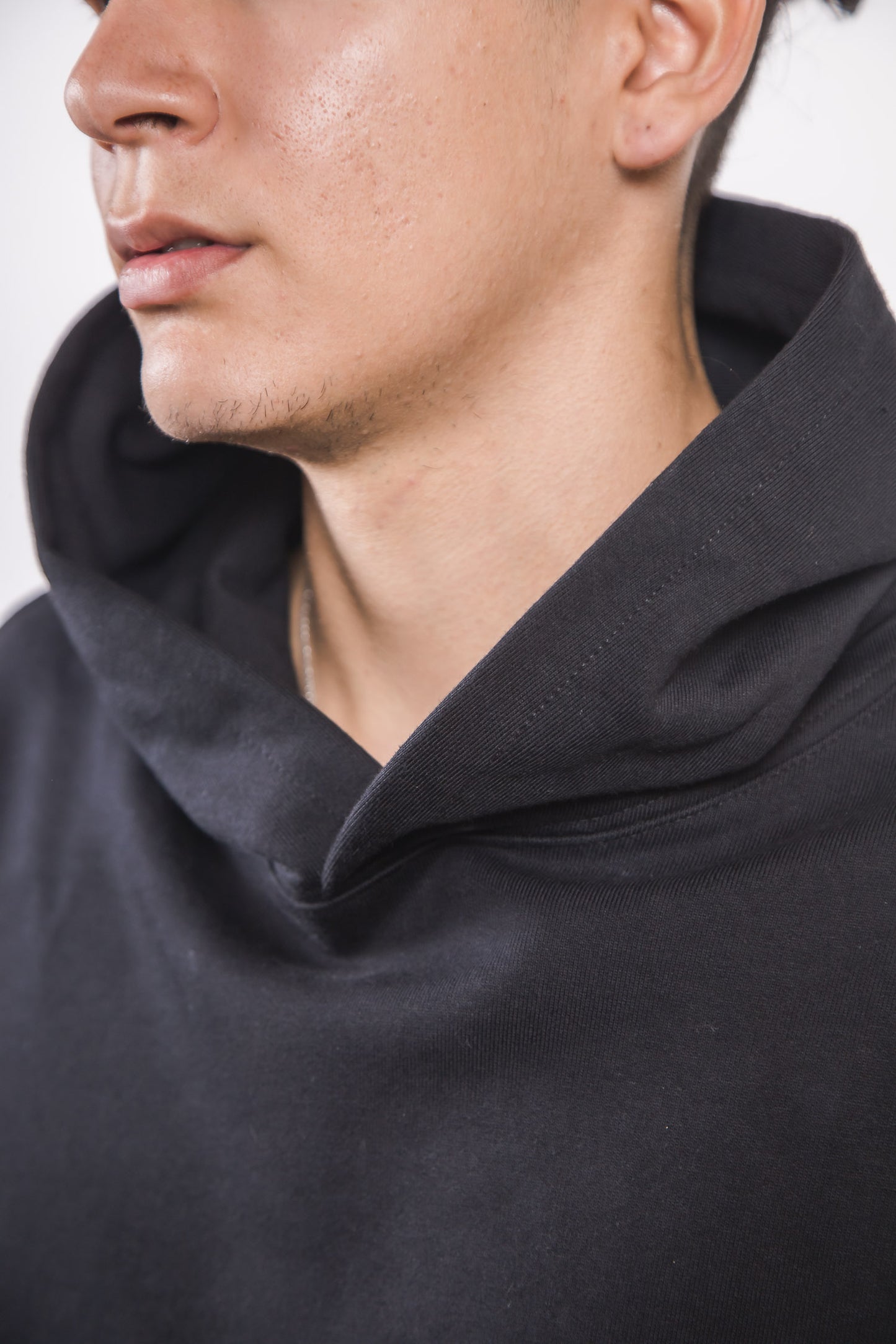 Hoodie 330 Gramos "Negro"